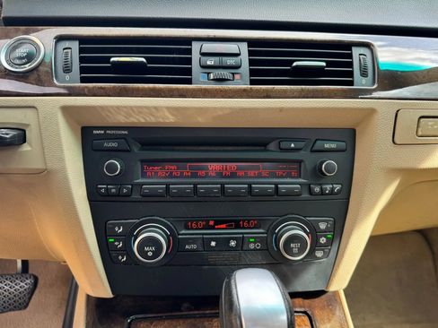 Used 2009 BMW 328i Sedan RWD image 12