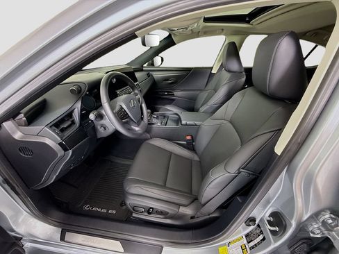Certified 2025 Lexus ES 300h w/ Premium Package FWD image 19