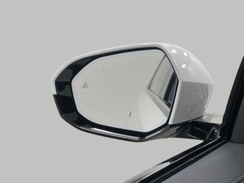 Certified 2025 BMW 760i xDrive w/ Executive Package image 20