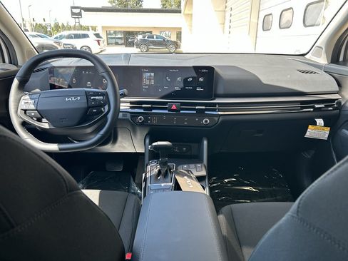 New 2026 Kia Sportage LX w/ LX Convenience Package AWD/4WD image 16