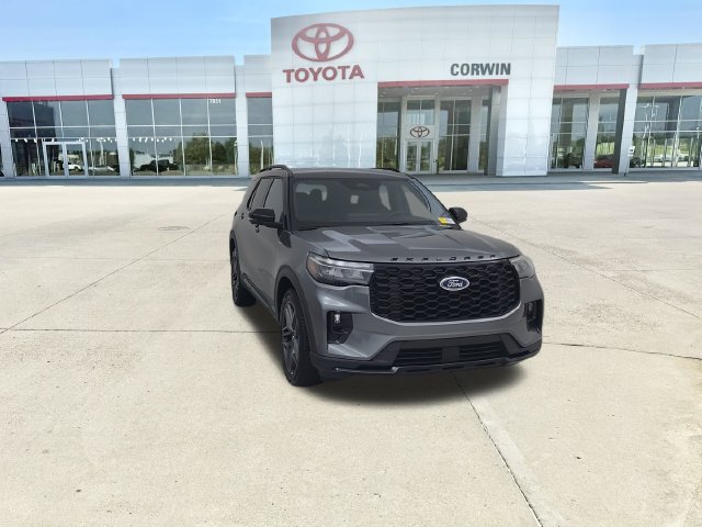 Used 2025 Ford Explorer ST-Line w/ ST-Line Street Pack AWD/4WD image 37