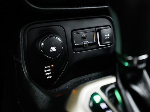 Used 2016 Jeep Renegade Sport w/ Power & Air Group AWD/4WD image 25