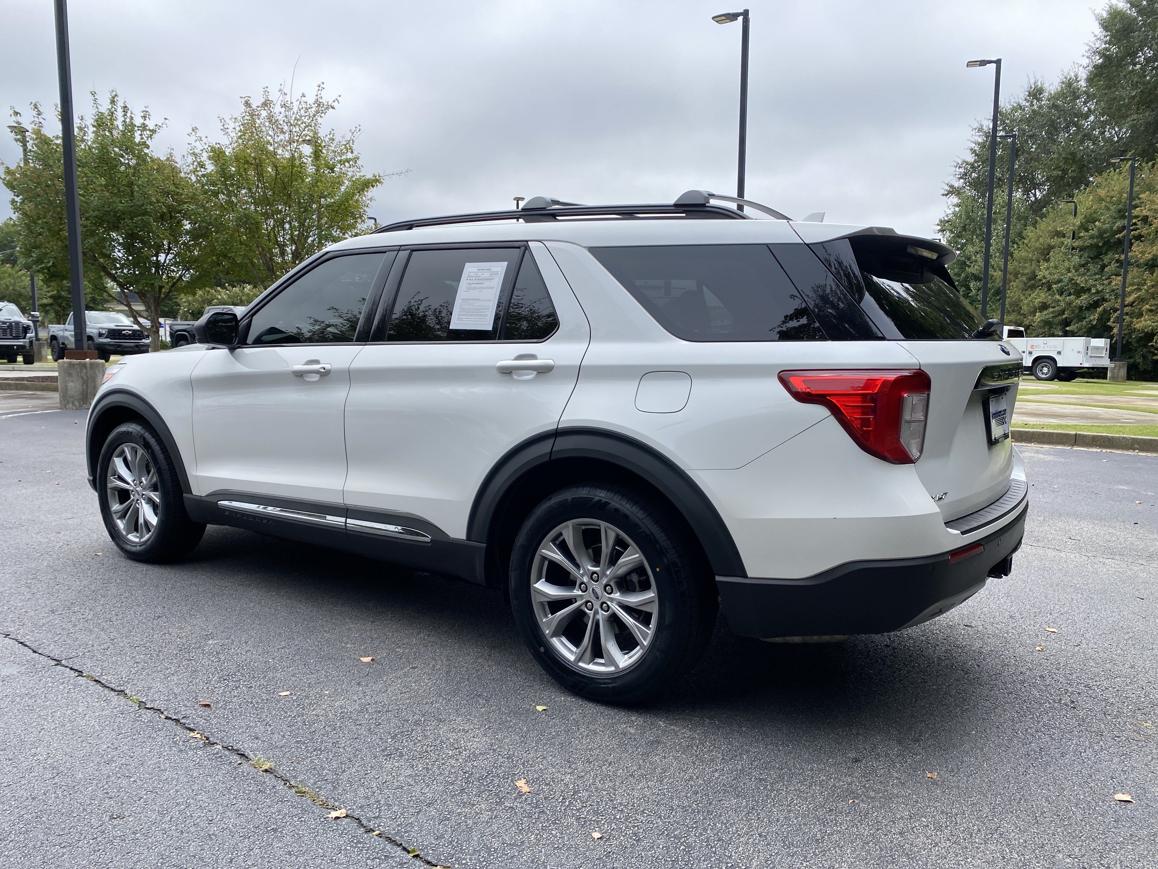Used 2020 Ford Explorer XLT w/ Equipment Group 202A AWD/4WD image 7