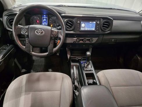 Used 2019 Toyota Tacoma SR image 6