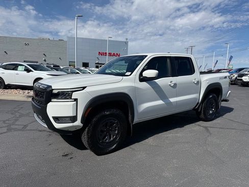 Used 2025 Nissan Frontier PRO-4X AWD/4WD image 7