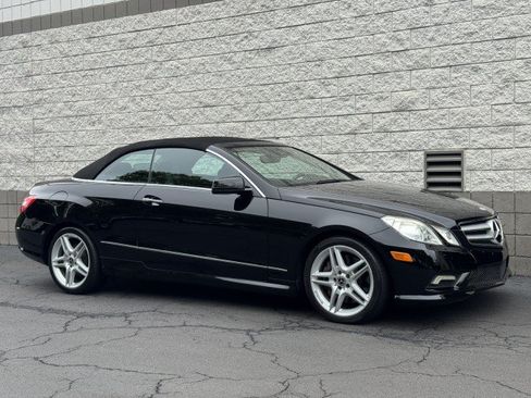Used 2011 Mercedes-Benz E 550 Cabriolet image 4