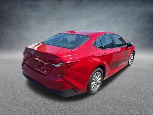 Used 2025 Toyota Camry LE FWD image 7