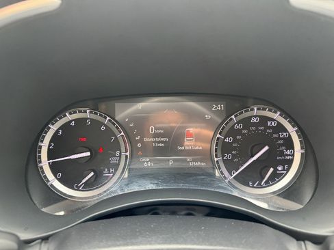 Used 2022 Toyota Highlander XLE AWD/4WD image 16