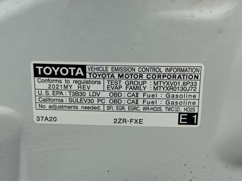 Used 2021 Toyota Prius XLE FWD image 20