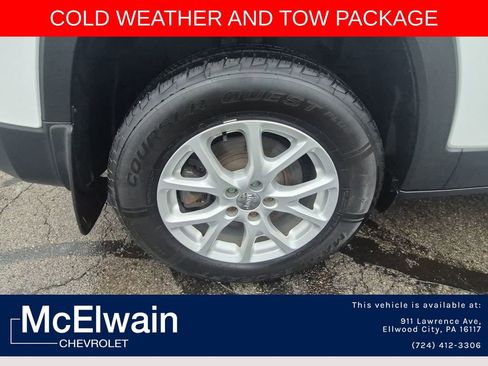 Used 2015 Jeep Cherokee Latitude w/ Cold Weather Group AWD/4WD image 17