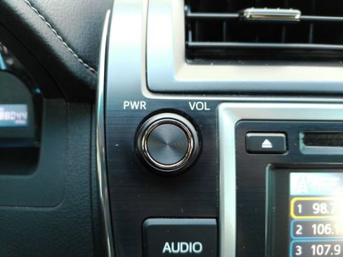 Used 2012 Toyota Camry LE FWD image 41