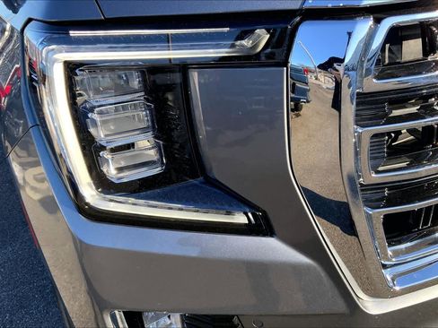 Used 2022 GMC Yukon SLT w/ SLT Premium Package image 25
