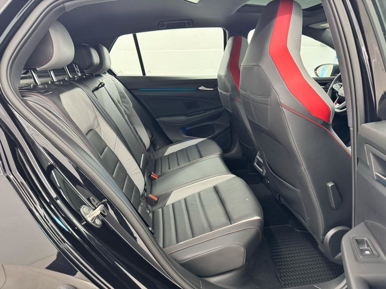Used 2022 Volkswagen GTI SE FWD image 18