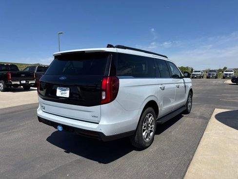Used 2025 Ford Expedition Max Active AWD/4WD image 5