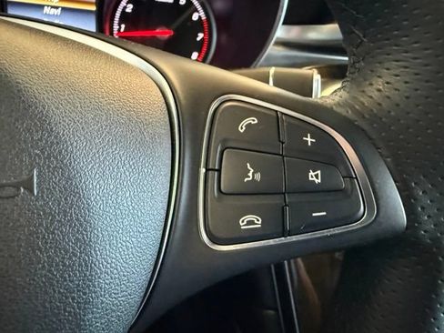 Used 2018 Mercedes-Benz GLC 300 4MATIC image 19