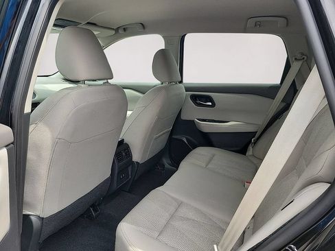 Used 2025 Nissan Rogue SV FWD image 9