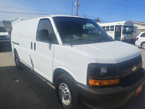 Used 2014 Chevrolet Express 3500 RWD image 1