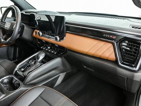 Used 2024 GMC Canyon AT4 w/ Technology Package image 24