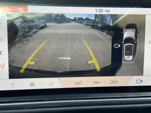 Used 2021 Land Rover Range Rover Long Wheelbase Autobiography image 24