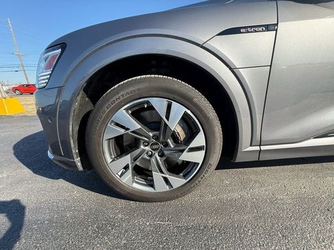 Used 2023 Audi e-tron Premium w/ Convenience Plus Package image 8