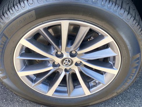 Used 2019 Toyota Highlander XLE image 29