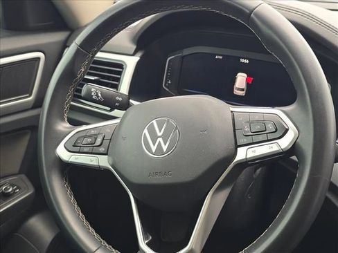 Used 2022 Volkswagen Atlas SE image 25