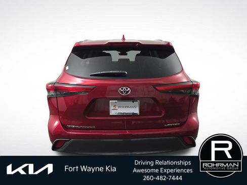 Used 2021 Toyota Highlander Limited FWD image 8