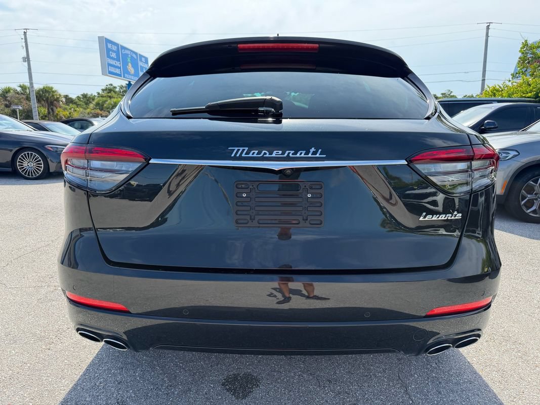 Used 2023 Maserati Levante GT AWD/4WD image 9