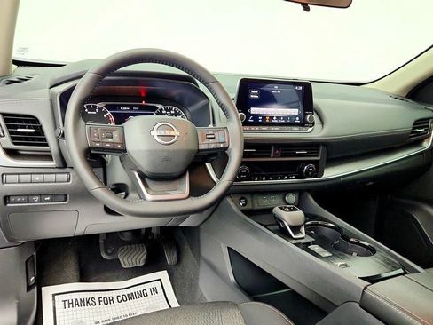 Used 2026 Nissan Rogue SV FWD image 11