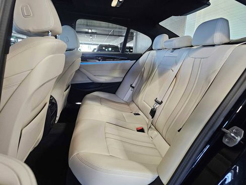 Used 2023 BMW 530e w/ M Sport Package image 37