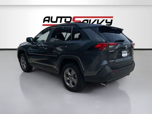 Used 2025 Toyota RAV4 XLE w/ Convenience Package AWD/4WD image 5