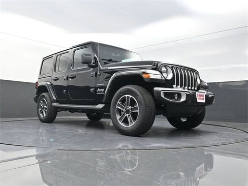 Used 2023 Jeep Wrangler Unlimited Sahara w/ Cold Weather Group image 27