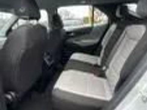 Used 2022 Chevrolet Equinox LS AWD/4WD image 19