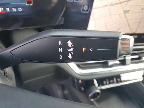 New 2026 Chevrolet Equinox EV LT image 24