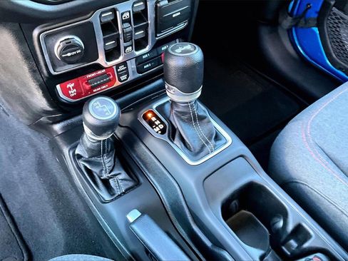 Certified 2024 Jeep Wrangler Unlimited Rubicon w/ Technology Group image 30