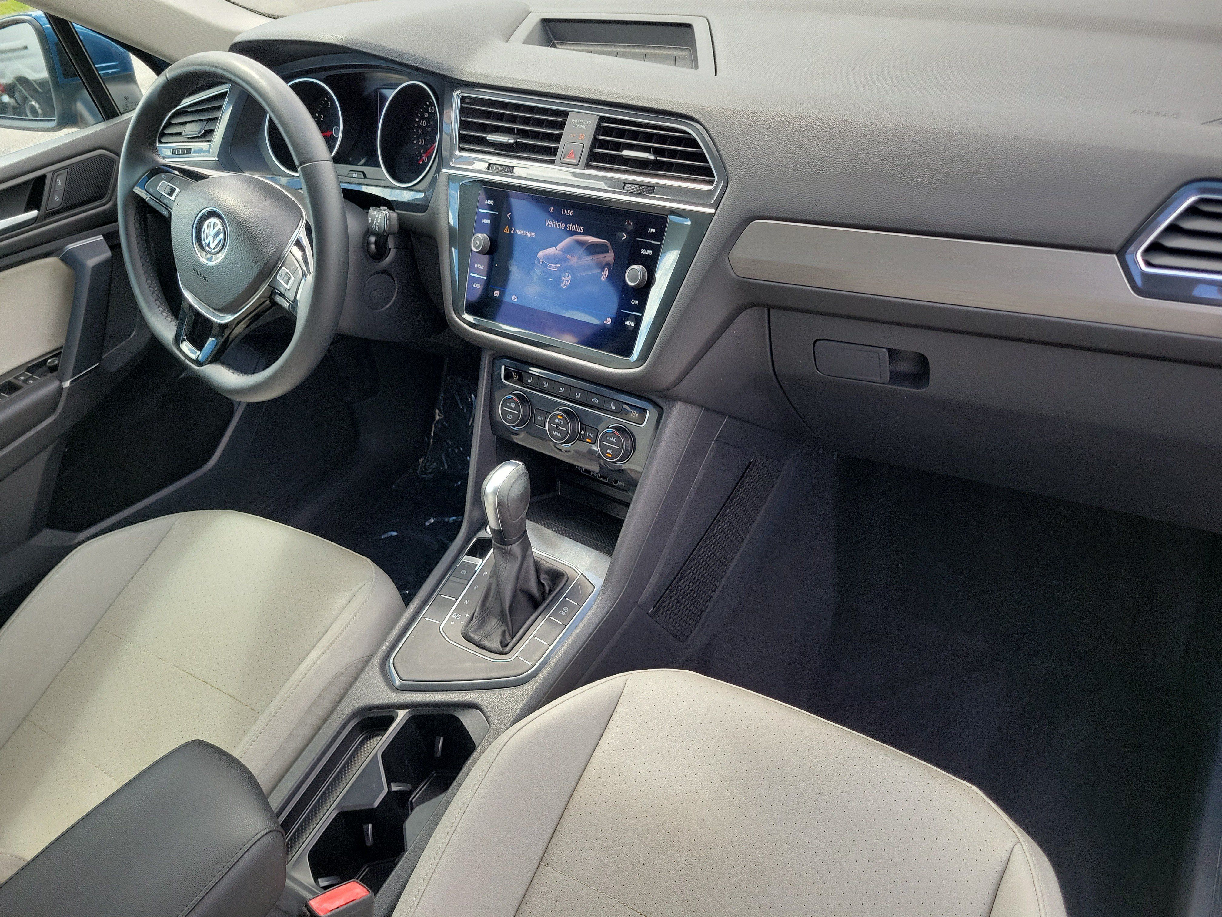 Used 2020 Volkswagen Tiguan SE w/ Panoramic Sunroof Package FWD image 14