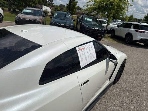 Used 2010 Nissan GT-R Premium AWD/4WD image 41