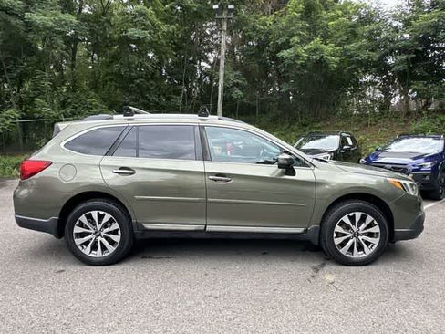 Used 2017 Subaru Outback 2.5i Touring w/ Popular Package #5A AWD/4WD image 3