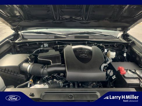 Used 2020 Toyota Tacoma SR image 21