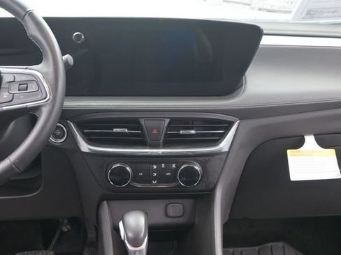 Used 2024 Buick Encore GX Preferred AWD/4WD image 24