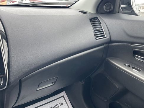 Used 2025 Mitsubishi Outlander Sport AWD image 25