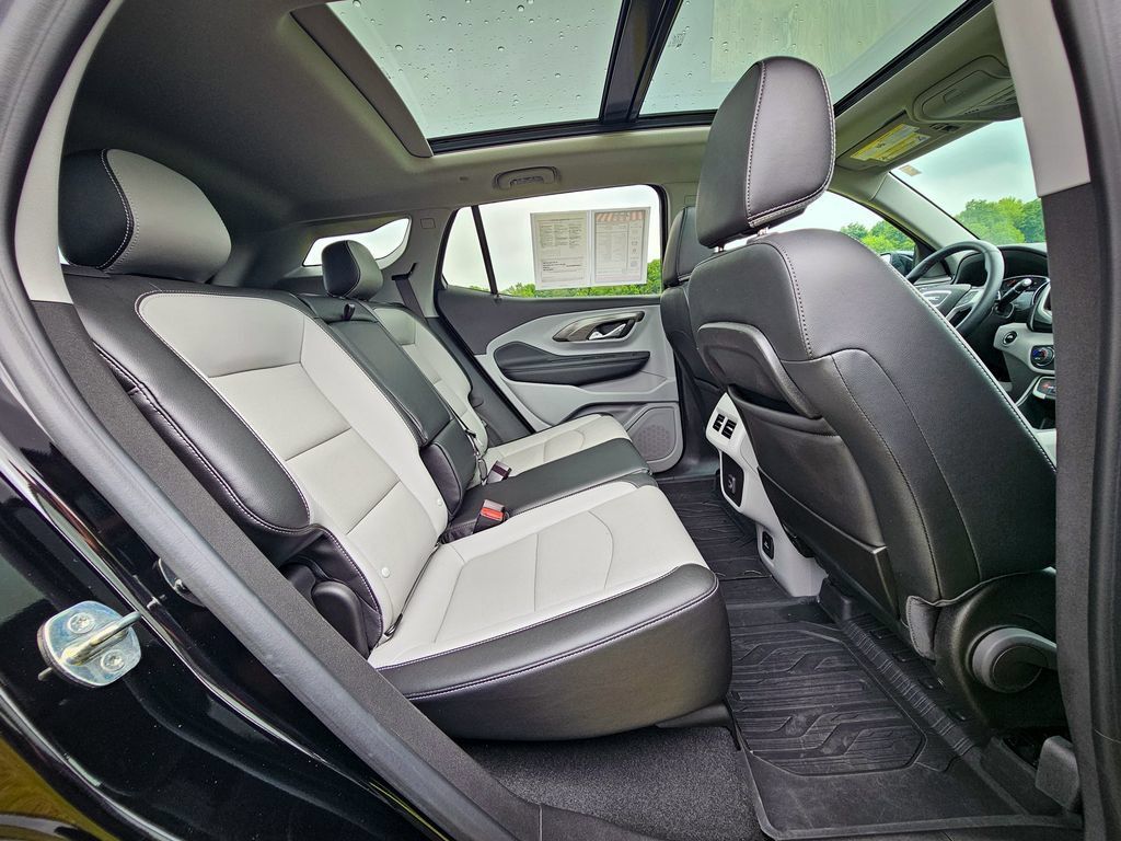 Used 2023 GMC Terrain SLT w/ Infotainment Package II AWD/4WD image 43