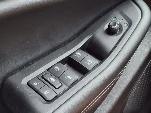 Used 2025 Jeep Grand Cherokee Altitude AWD/4WD image 10