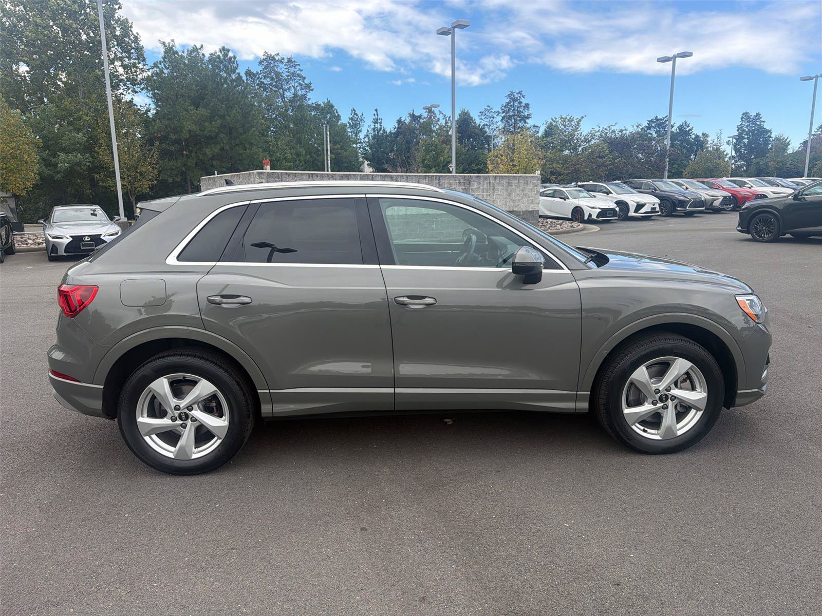 Used 2022 Audi Q3 2.0T Premium AWD/4WD image 8