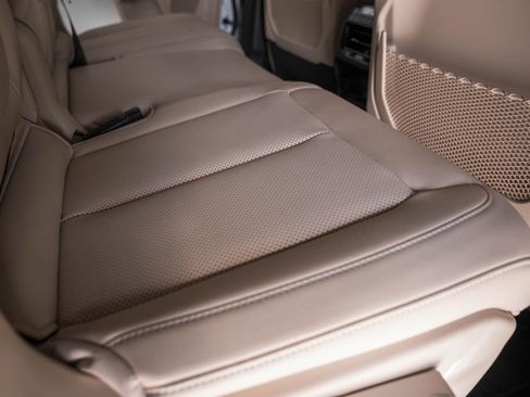 New 2025 Jeep Grand Cherokee L Limited w/ Luxury Tech Group II image 31