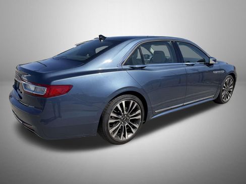 Used 2019 Lincoln Continental Select image 4