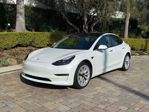 Used 2022 Tesla Model 3 Long Range AWD/4WD image 2