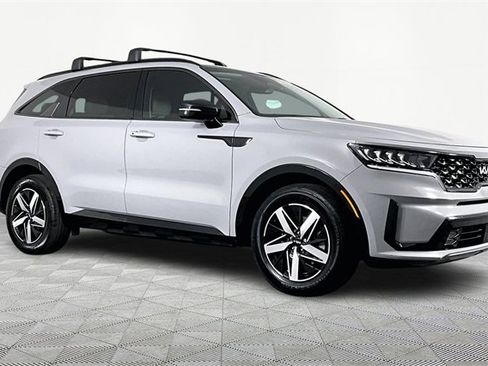 Used 2023 Kia Sorento EX w/ Panoramic Sunroof Package image 3