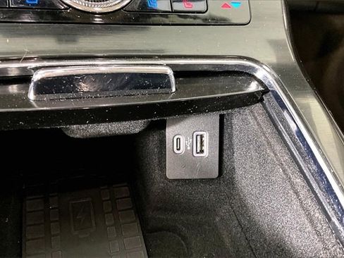 Used 2021 Lincoln Nautilus Reserve w/ Equipment Group 201A image 16