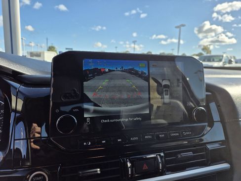 Used 2024 Nissan Pathfinder SL image 20